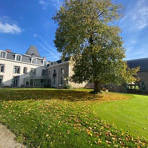 La Chambre Et Le Studio Du Chateau Du Golf De Bernalmont